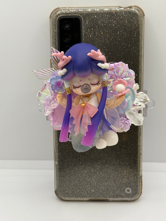 Beautiful Nancy Phone Clip